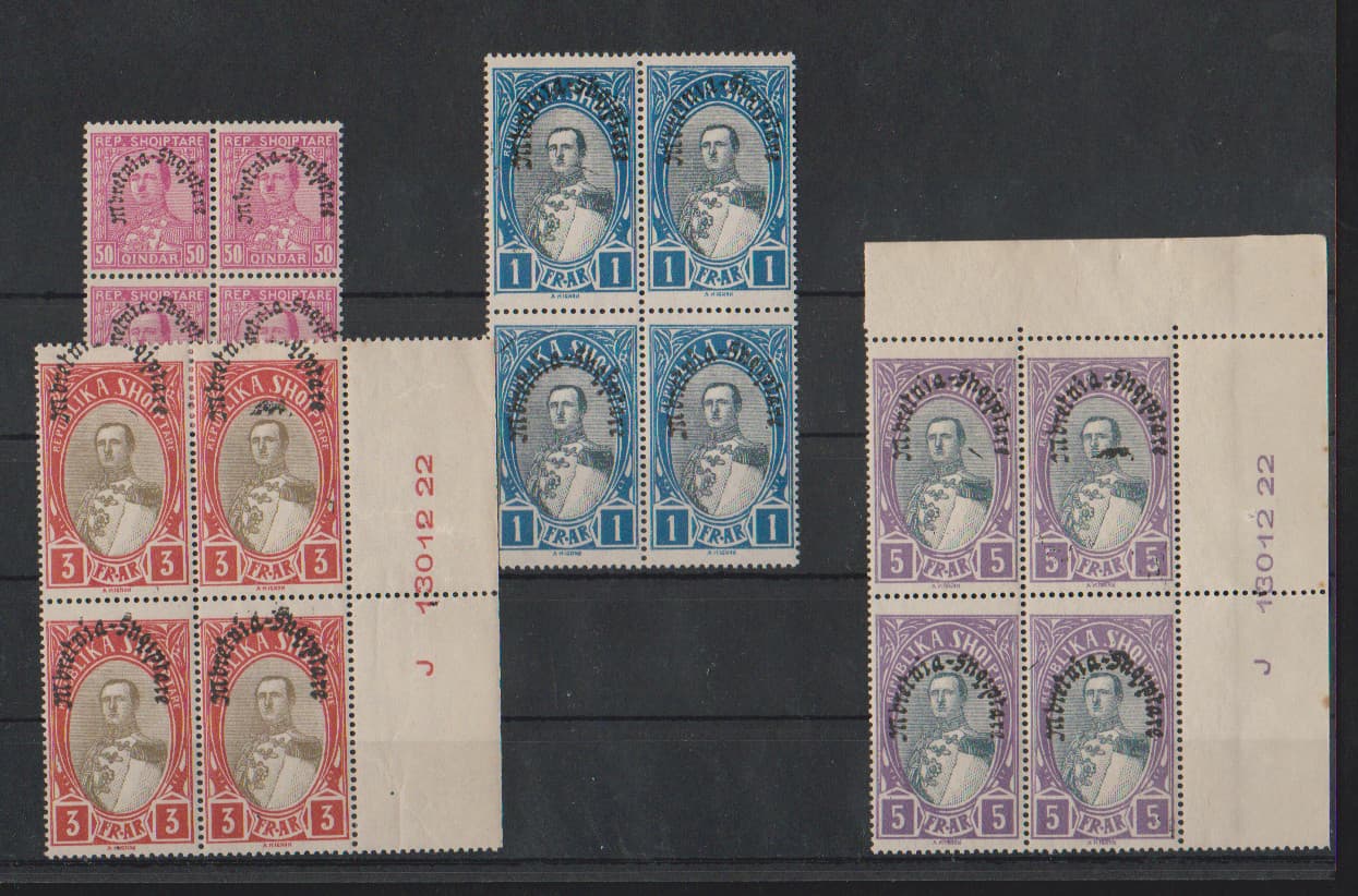 Los 7842 - 50 Q. sowie 1, 3 und 5 Fr., je tadellos postfr. Viererblöcke, teils vom Bogenrand, Mi. 144,-