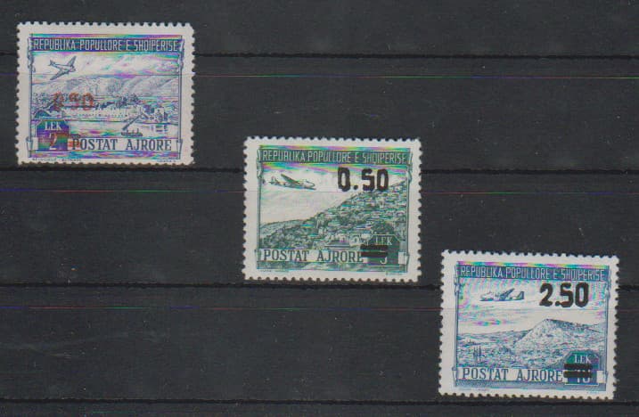 Los 7844 - 0,50 L., roter Aufdruck, sowie 0,50 und 2,50 L. mit schwarzem Aufdruck , tadellos ungebr. Mi. (320,-)